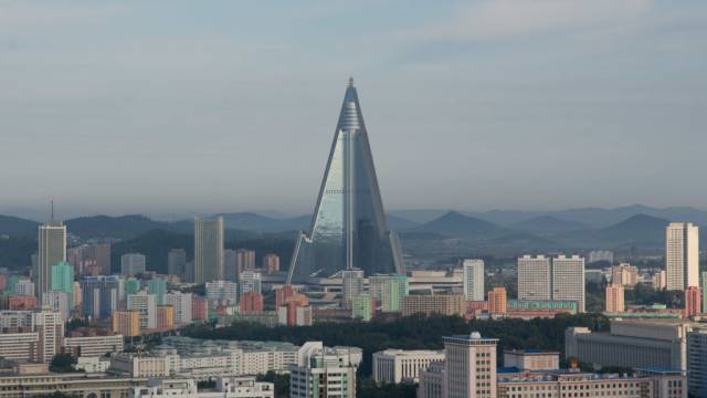 Северная Корея предлагает инвесторам достроить казино-отель Ryugyong